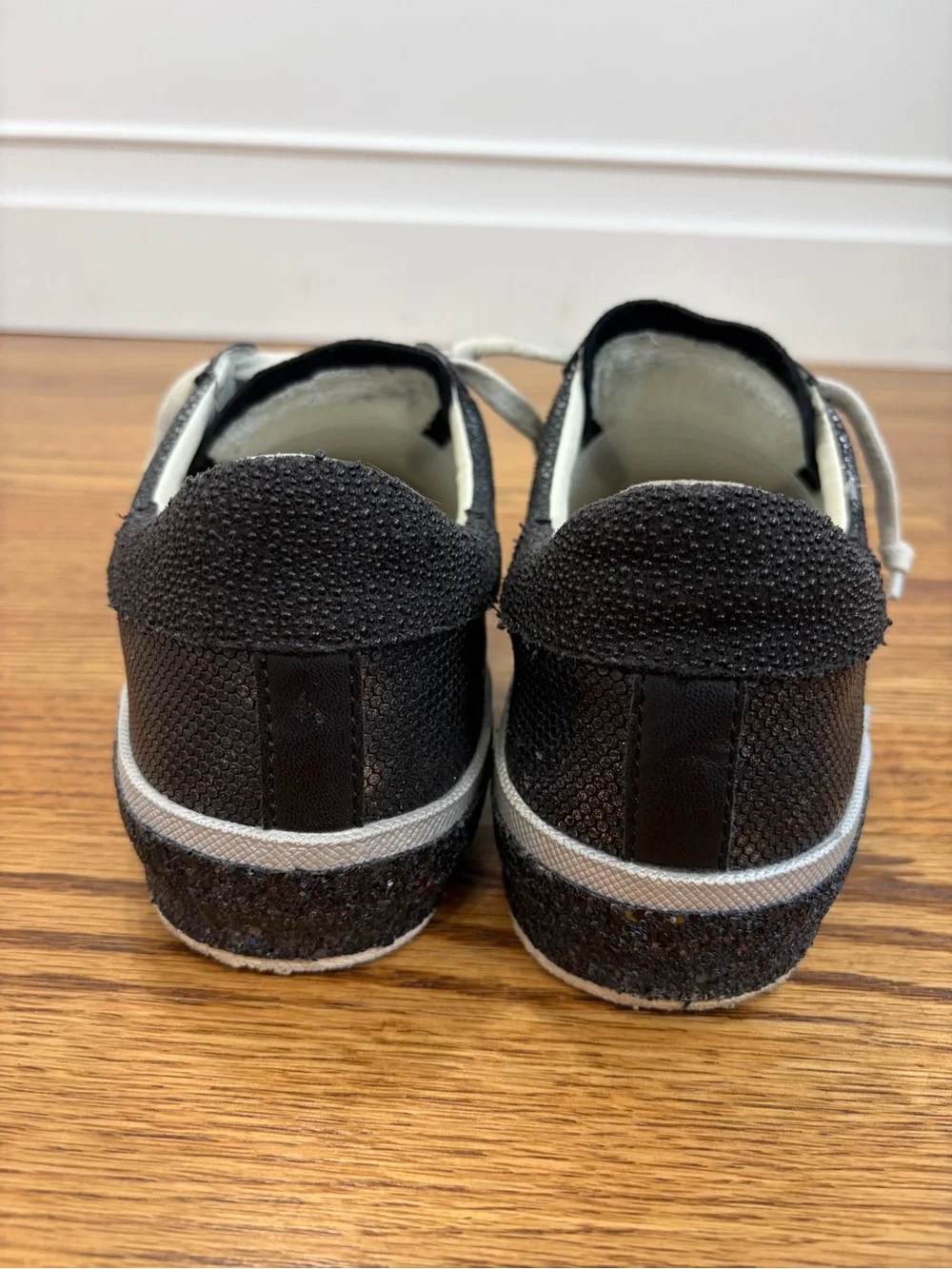 Dolce Vita Zina Sneakers Onyx Embossed Leather (11)